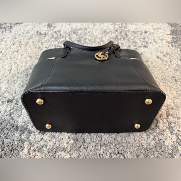 Michael Kors, Jet Set Travel Large Tote, Saffiano Leather in Black - Picture 3 of 10